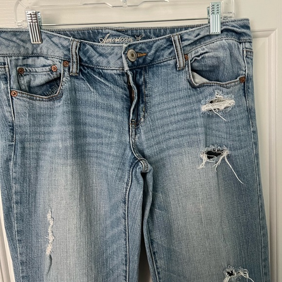 American Eagle Distressed Jeans - Picture 9 of 10